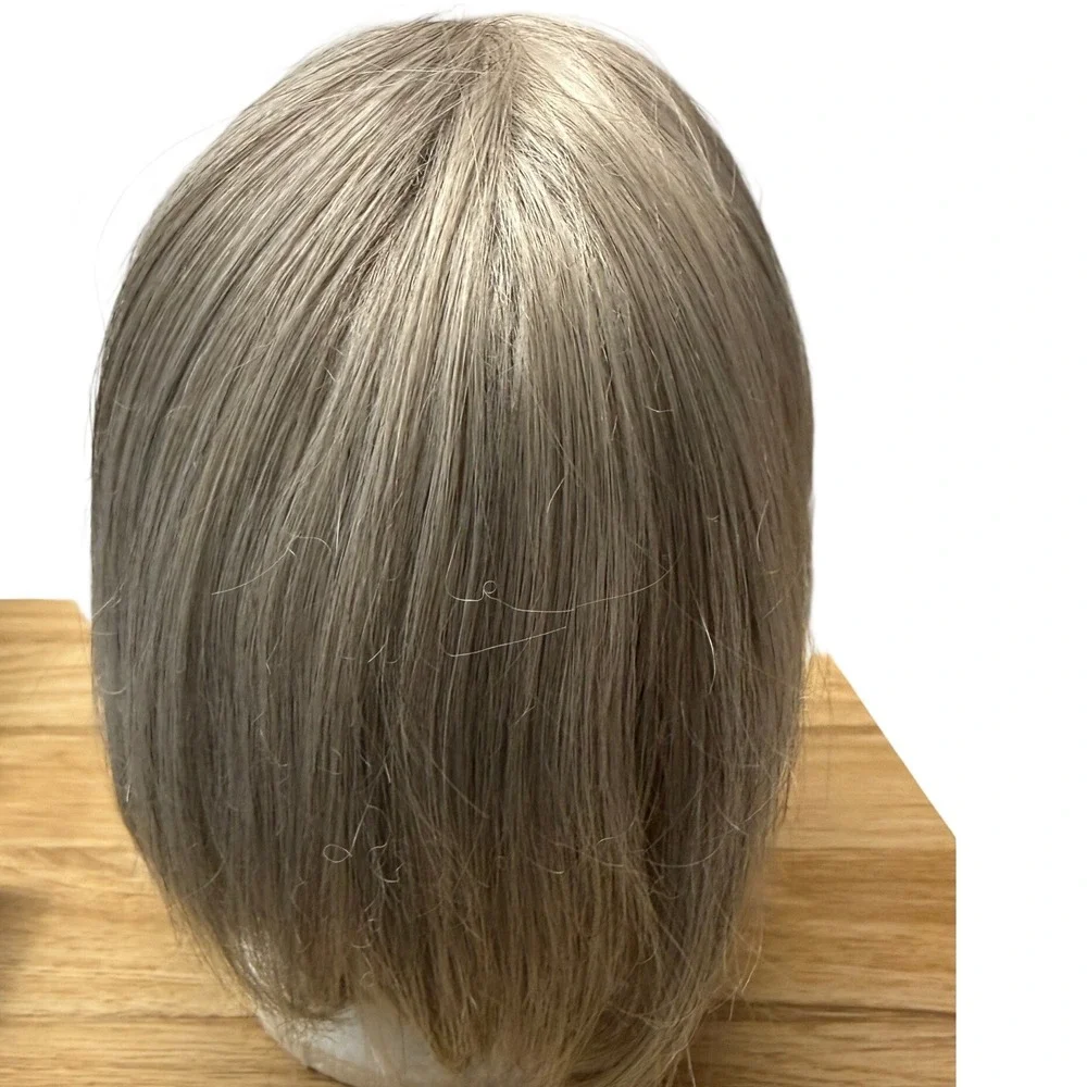 Tony of Beverly Wig Women OS Silver Grey Excellent Short Bob Synthetic Hairpiece
